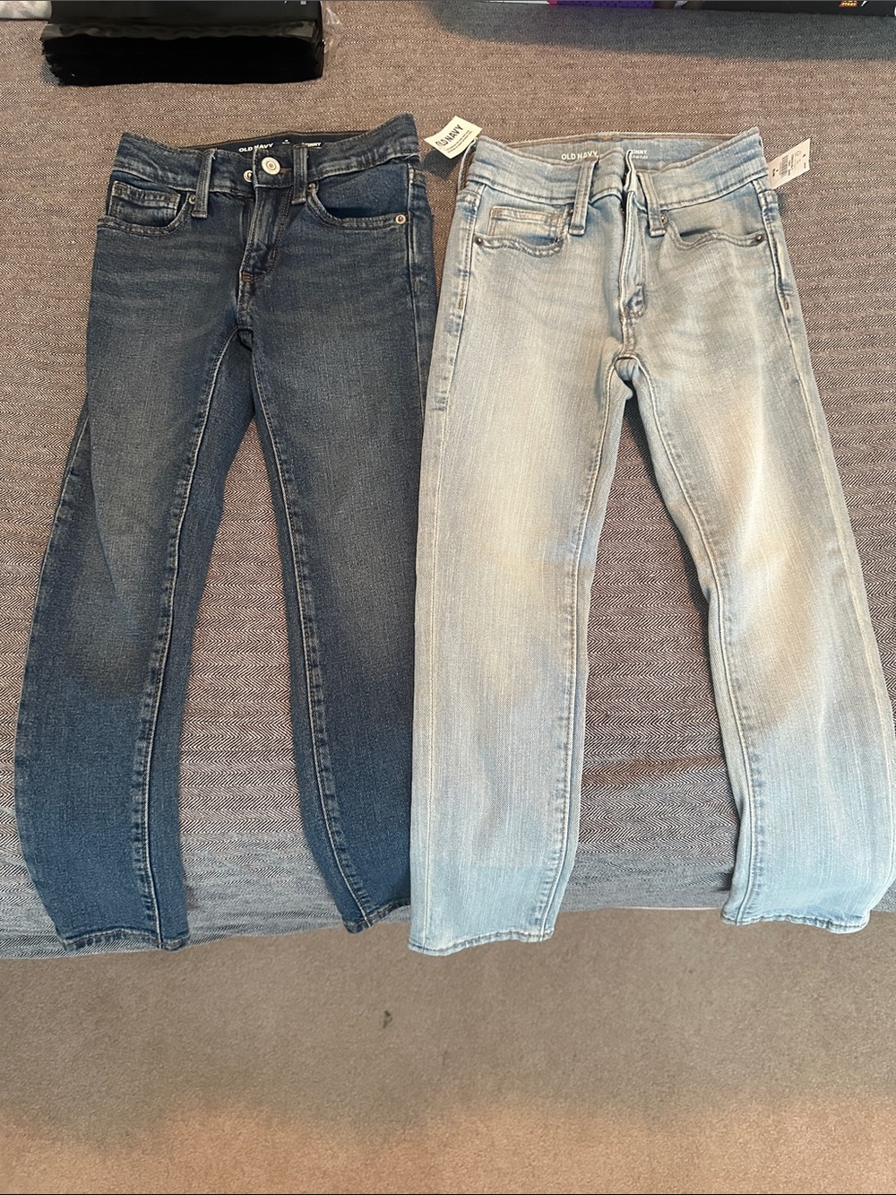 Old Navy Skinny Jeans in Dark Blue and Light Blue Washes